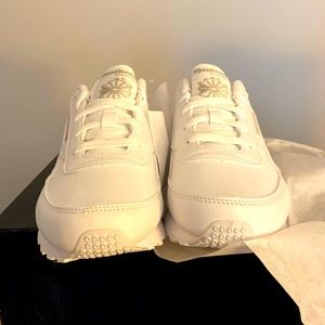 Brand new in box white Reebok shoes size 7.5